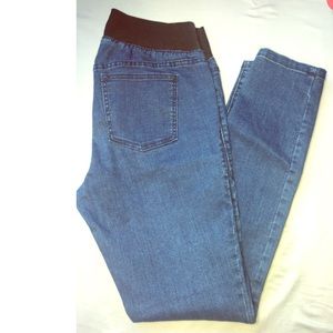 Old navy Hello pretty mama maternity jeans 8reg